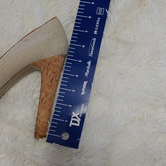 10 1/2 Nine West heels - Picture 9 of 9